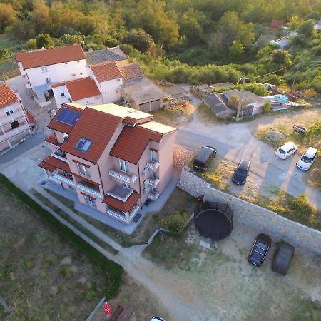 Apartmani Danijela Tomicic Lopar Luaran gambar