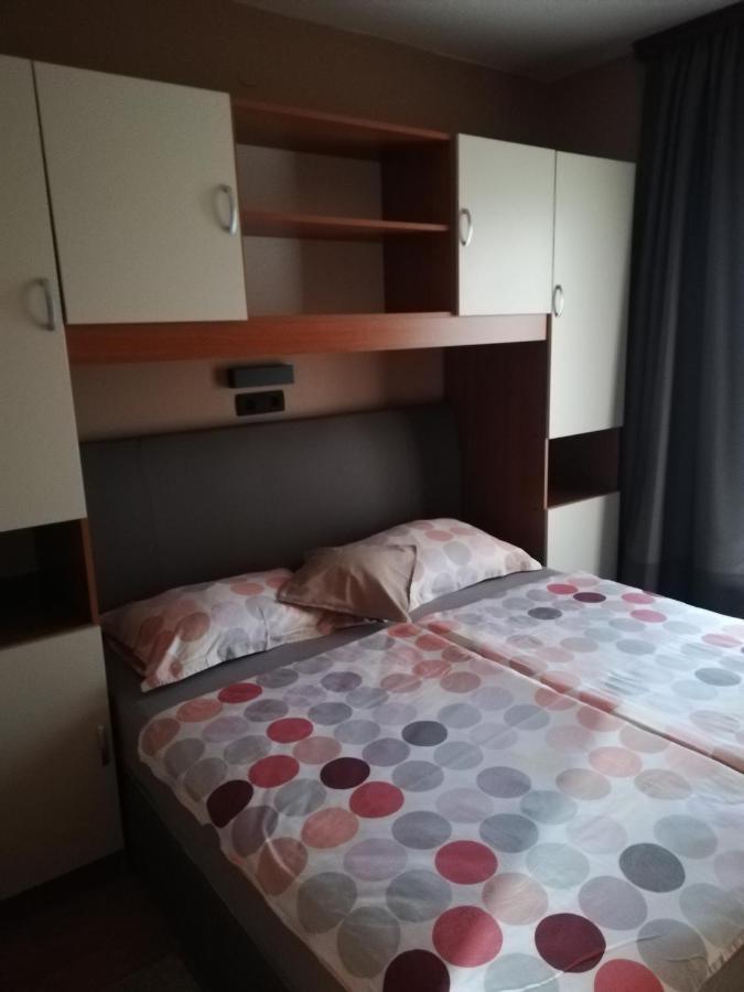 Apartmani Danijela Tomicic Lopar Luaran gambar