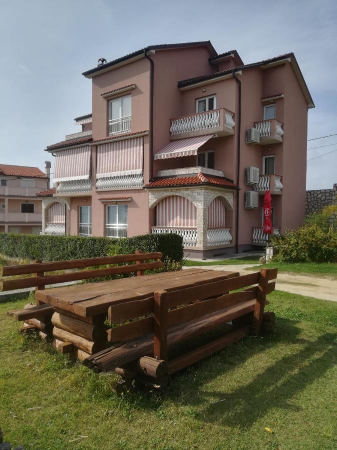 Apartmani Danijela Tomicic Lopar Luaran gambar