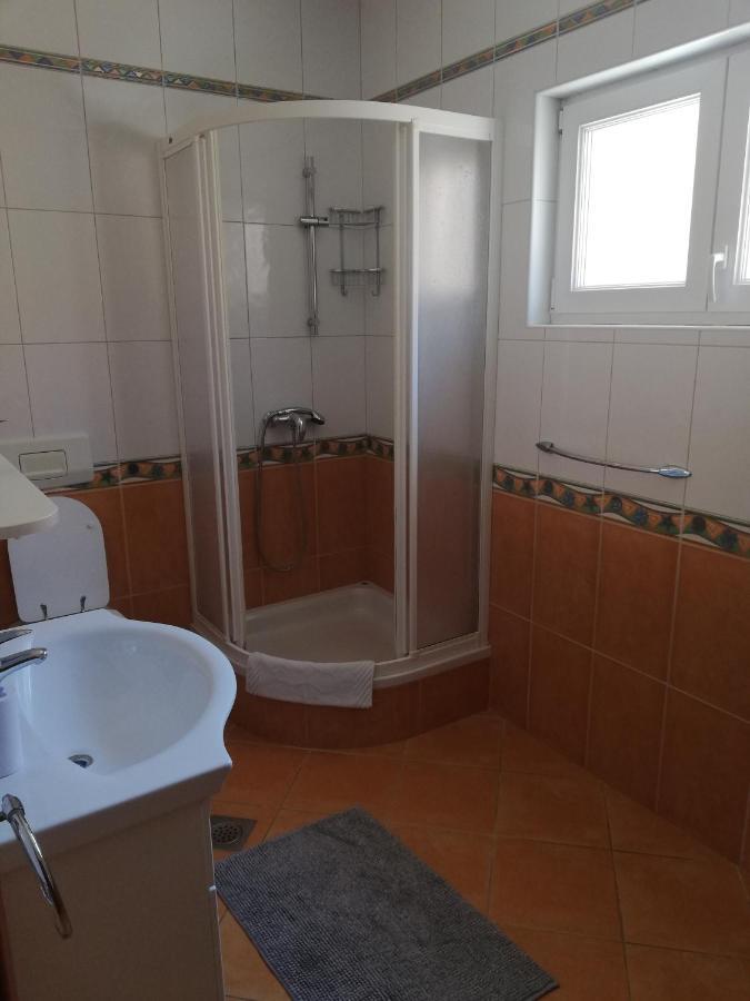 Apartmani Danijela Tomicic Lopar Luaran gambar